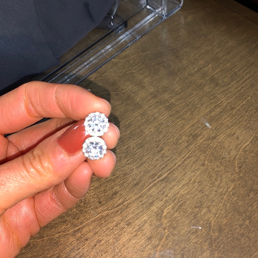 Cubic zirconia studs